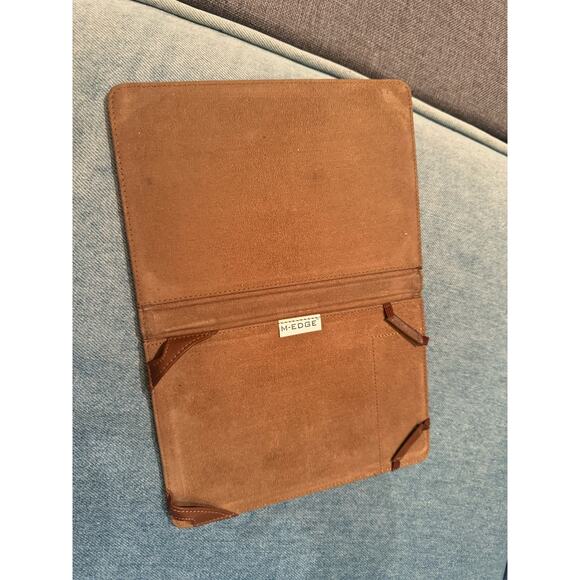 The New Yorker Kindle or E-Reader Case - Picture 2 of 4